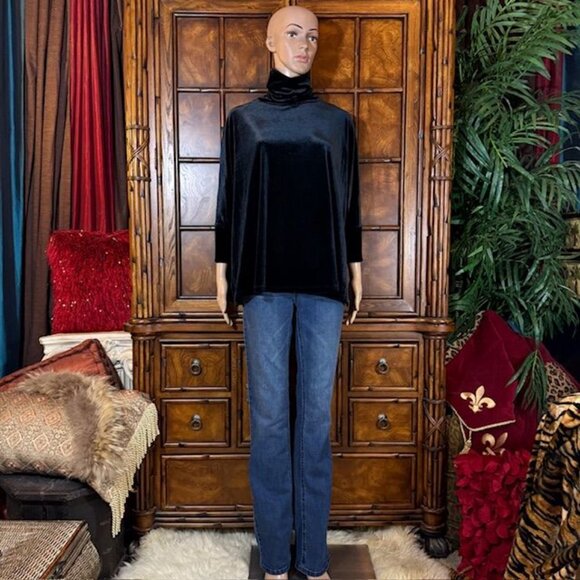 WynneLayers Black Stretch Velvet Side Slit Turtleneck Top - Picture 7 of 14